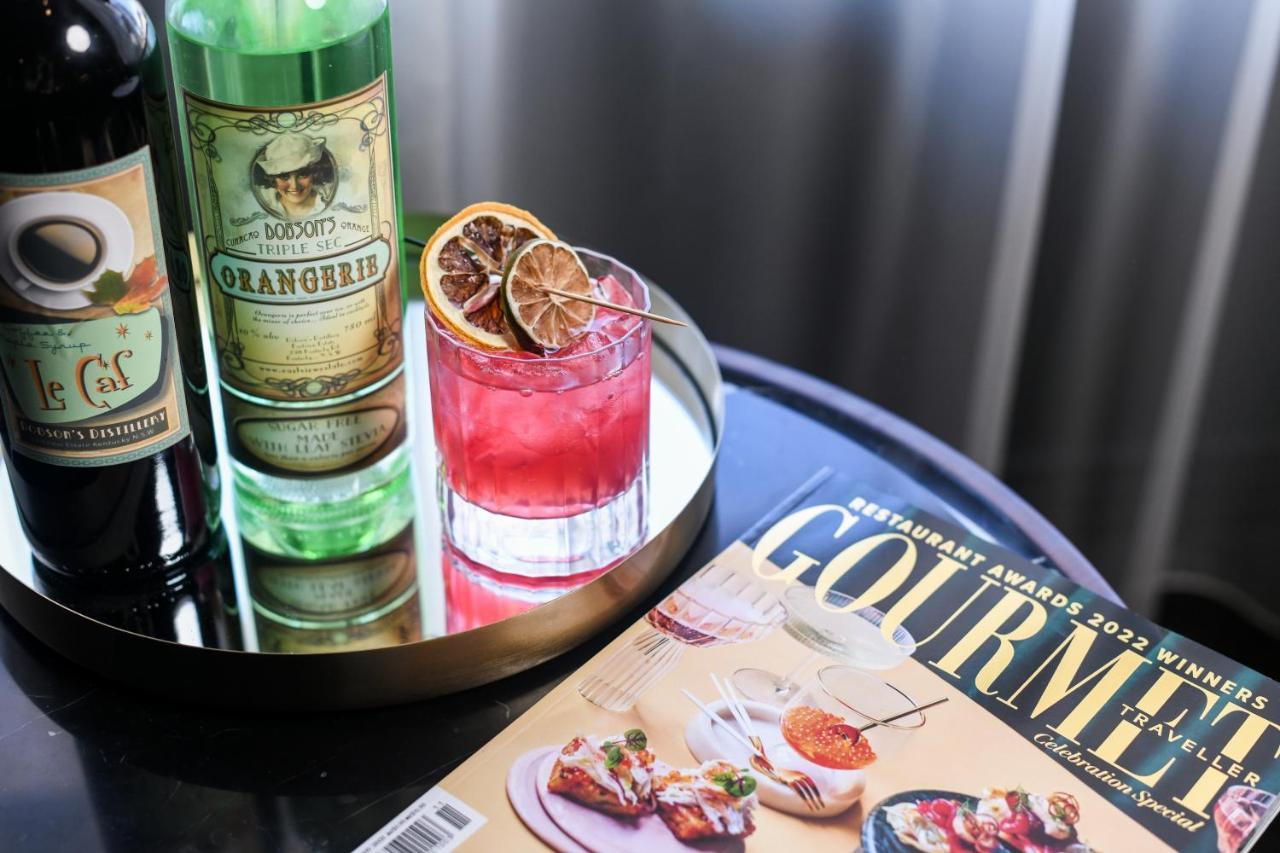 Powerhouse Hotel Tamworth By Rydges Екстериор снимка A cocktail with a bottle of Orangette