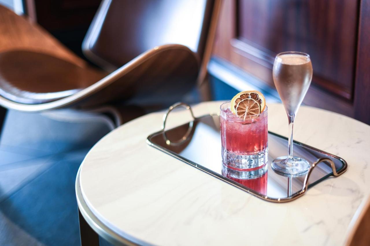 Powerhouse Hotel Tamworth By Rydges Екстериор снимка A Pink Lady cocktail