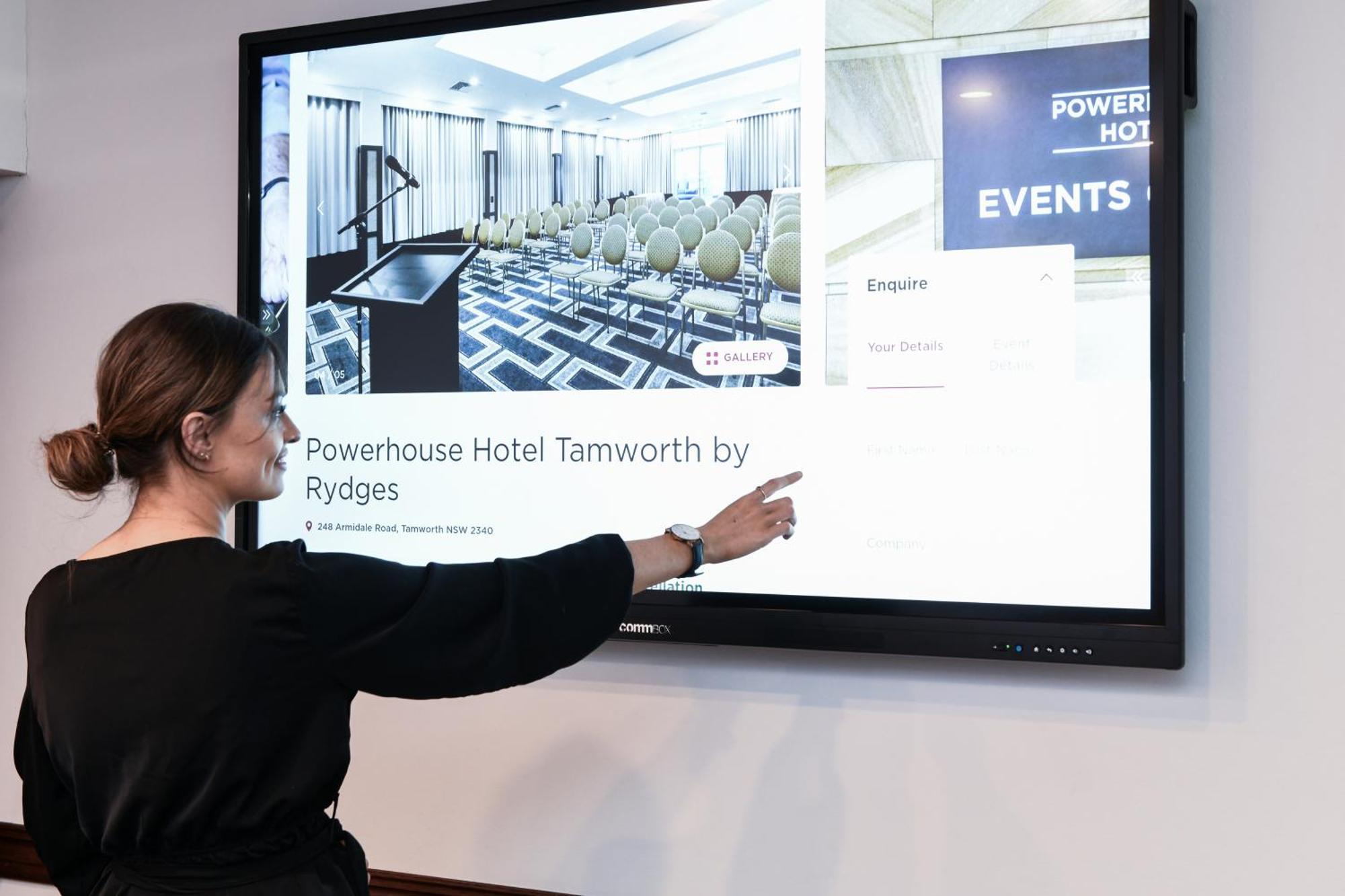 Powerhouse Hotel Tamworth By Rydges Екстериор снимка A touchscreen display