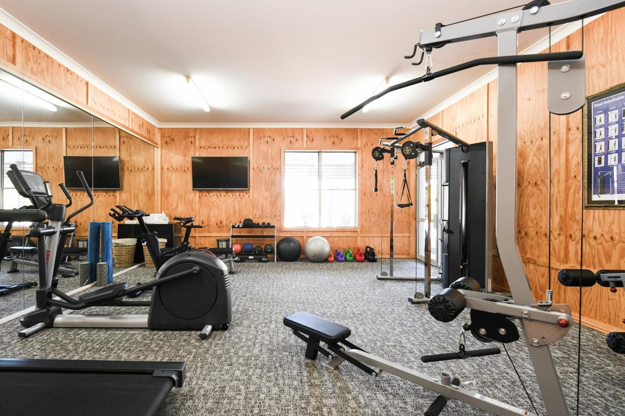 Powerhouse Hotel Tamworth By Rydges Екстериор снимка The gym at the 2016 Olympic Village