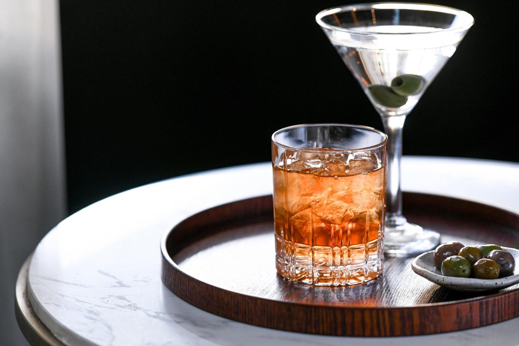 Powerhouse Hotel Tamworth By Rydges Екстериор снимка A martini and Old Fashioned