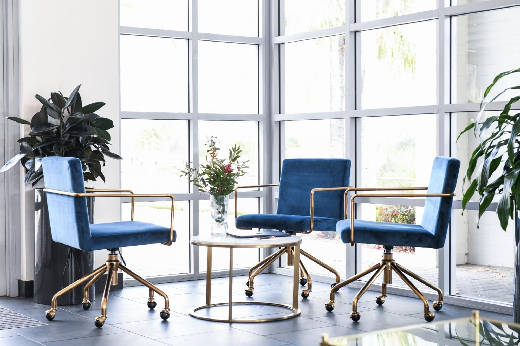 Powerhouse Hotel Tamworth By Rydges Екстериор снимка Office chairs