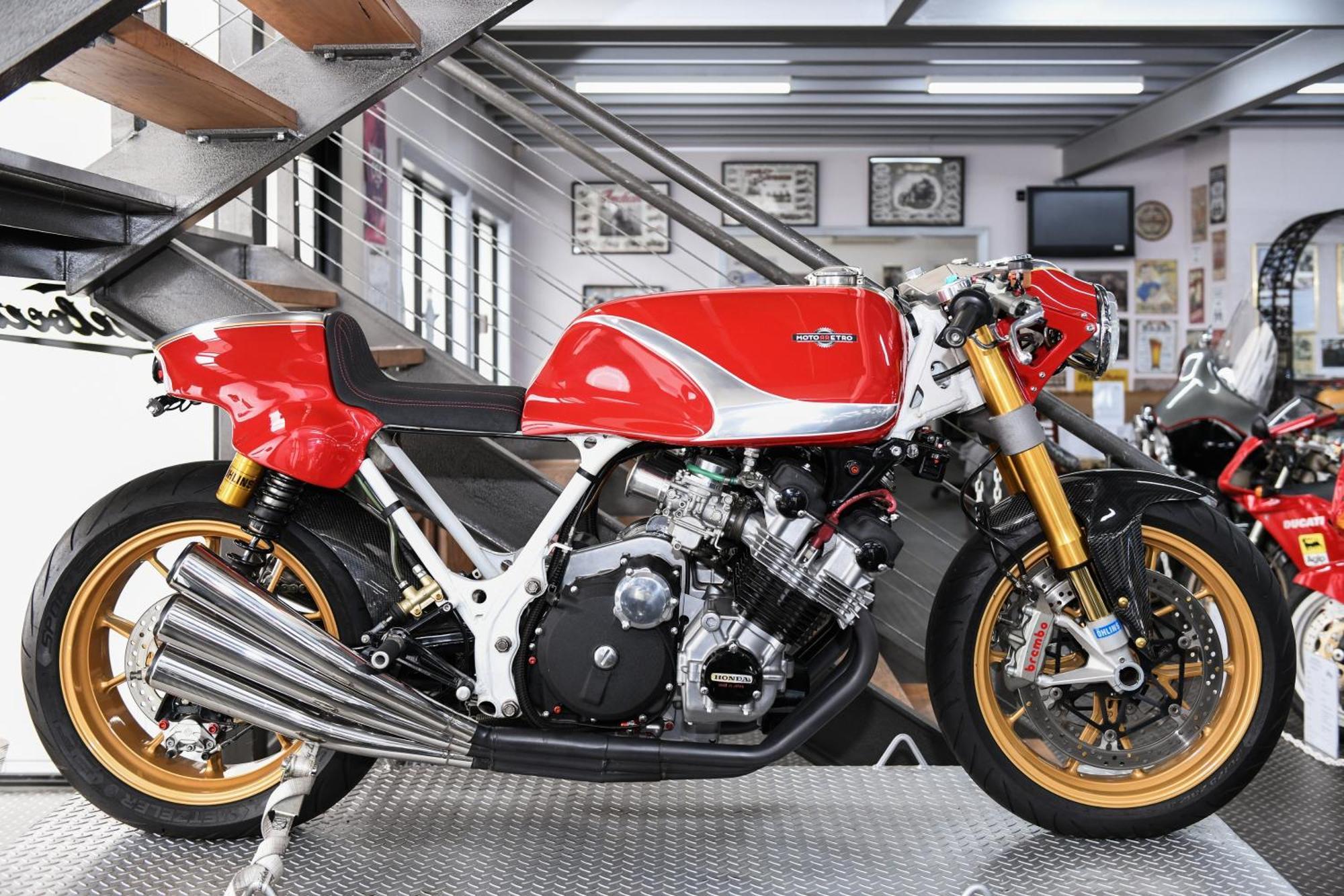 Powerhouse Hotel Tamworth By Rydges Екстериор снимка Honda CBX400F