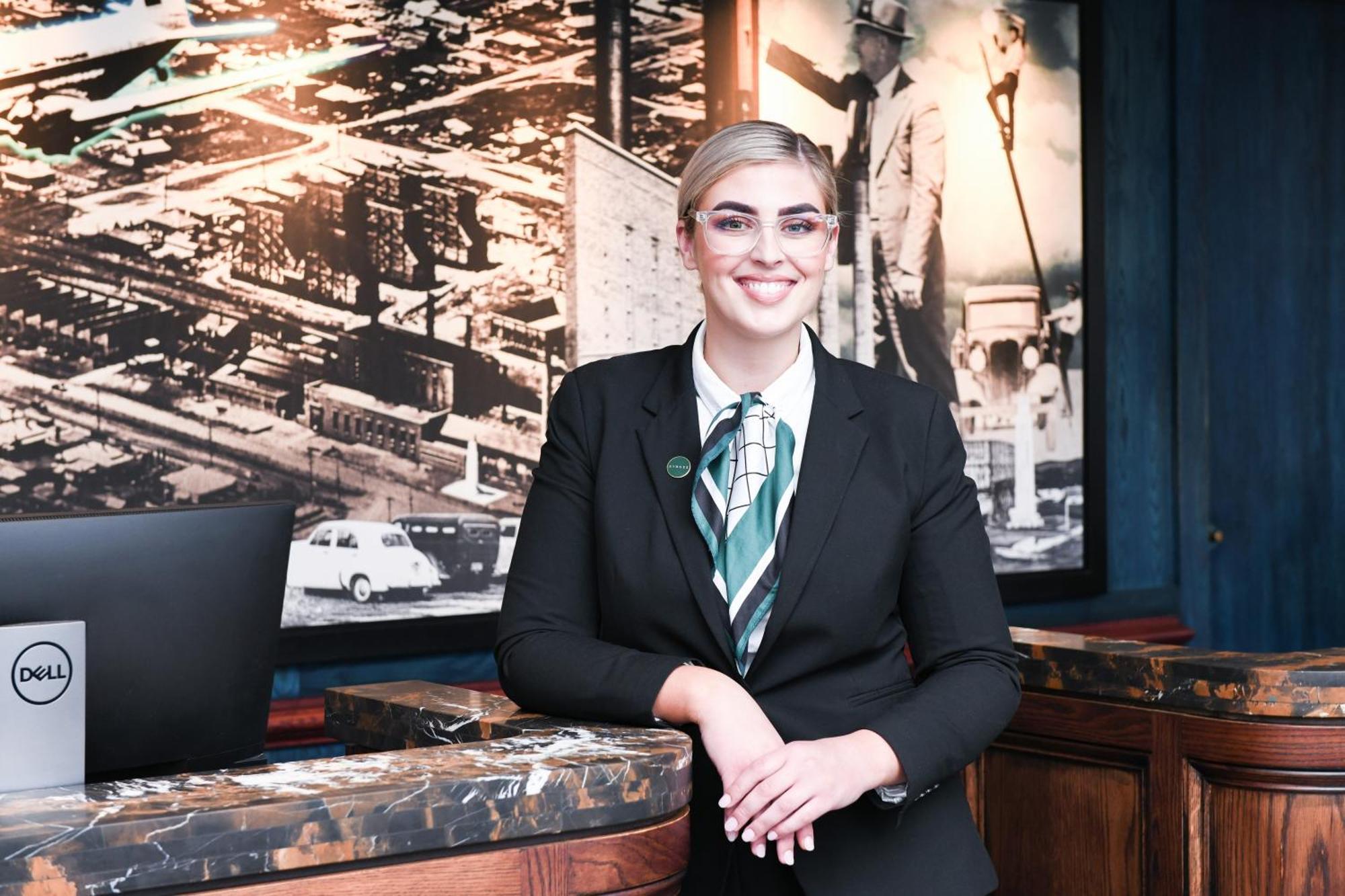 Powerhouse Hotel Tamworth By Rydges Екстериор снимка A concierge at the Mandarin Oriental, Munich