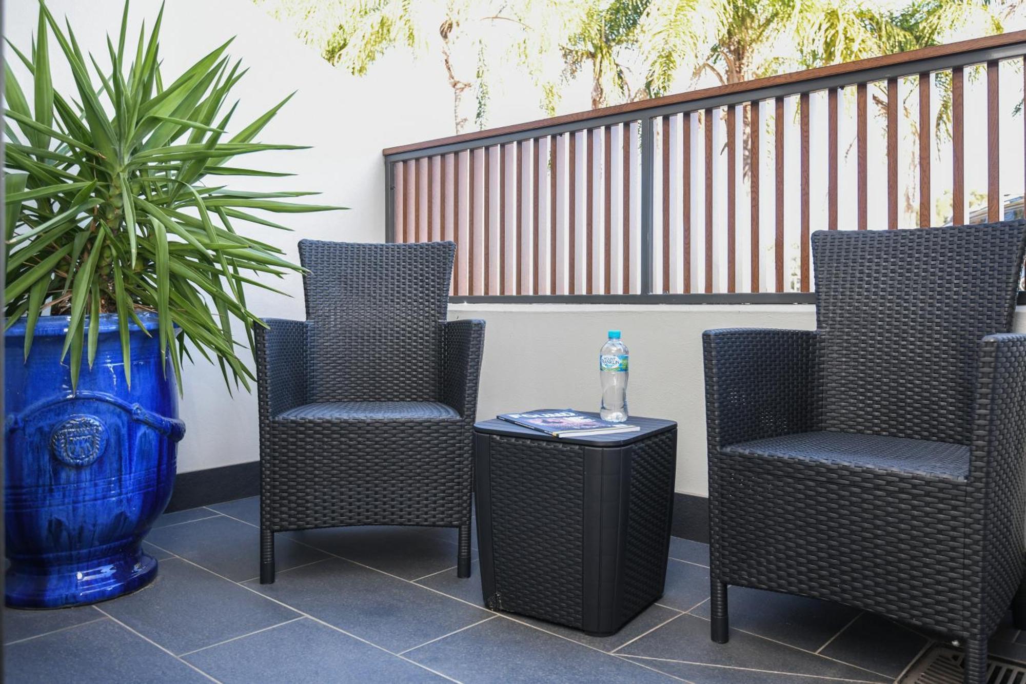 Powerhouse Hotel Tamworth By Rydges Екстериор снимка A balcony in a hotel